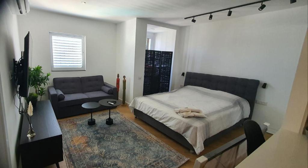 Sunshine Suites By The Sea Eilat 3 Min Walk To The Beach ภายนอก รูปภาพ
