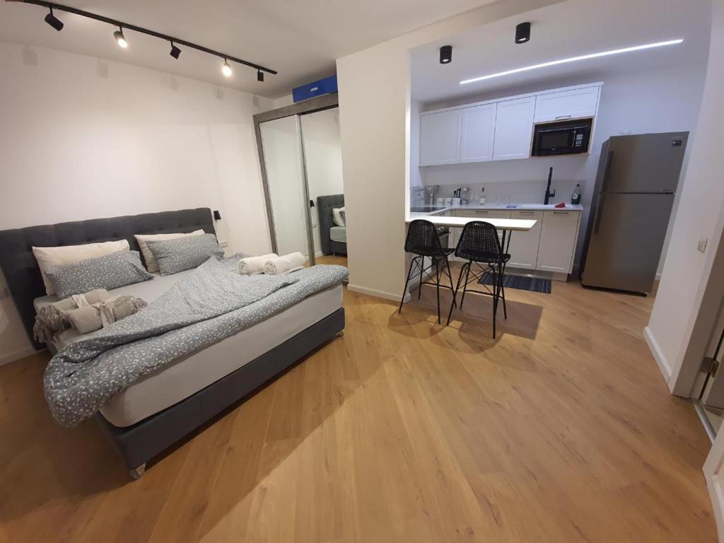 Sunshine Suites By The Sea Eilat 3 Min Walk To The Beach ภายนอก รูปภาพ