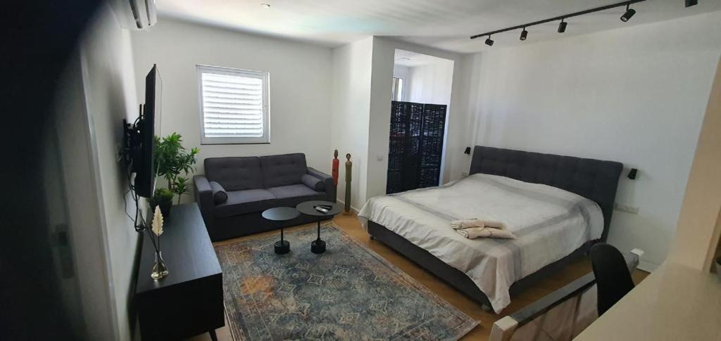 Sunshine Suites By The Sea Eilat 3 Min Walk To The Beach ภายนอก รูปภาพ