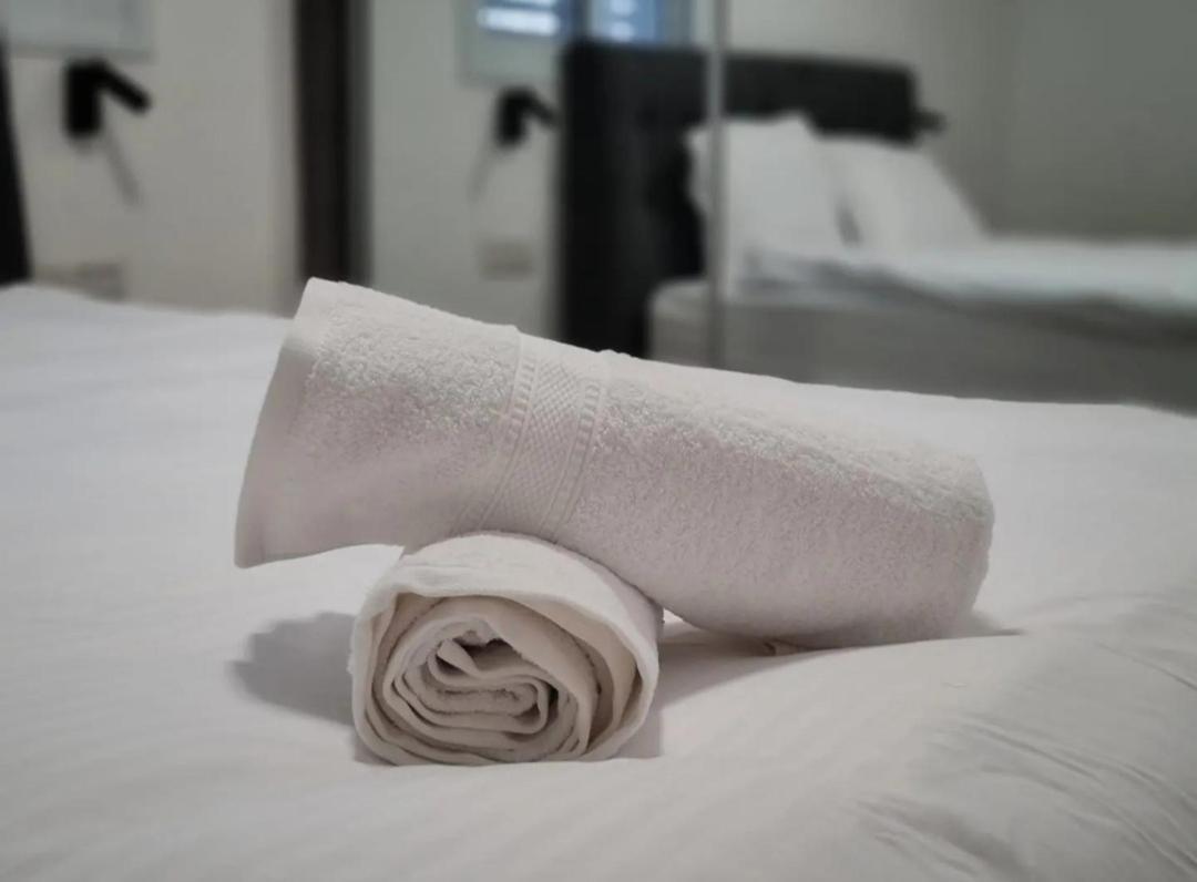 Sunshine Suites By The Sea Eilat 3 Min Walk To The Beach ภายนอก รูปภาพ